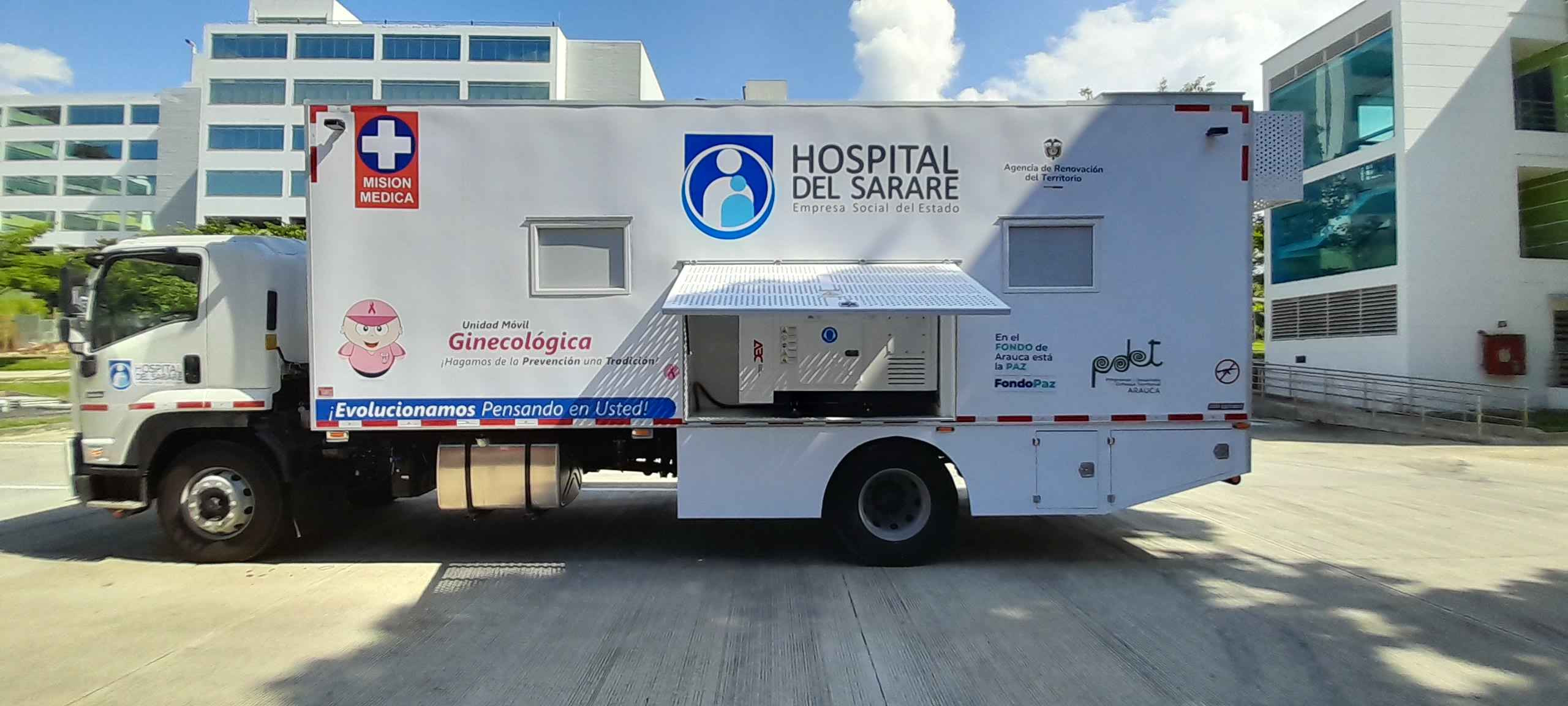 Mobile Gynecological and Mammography unit with white bodywork bearing the Hospital del Sarare institutional graphics and FondoPaz program logos.