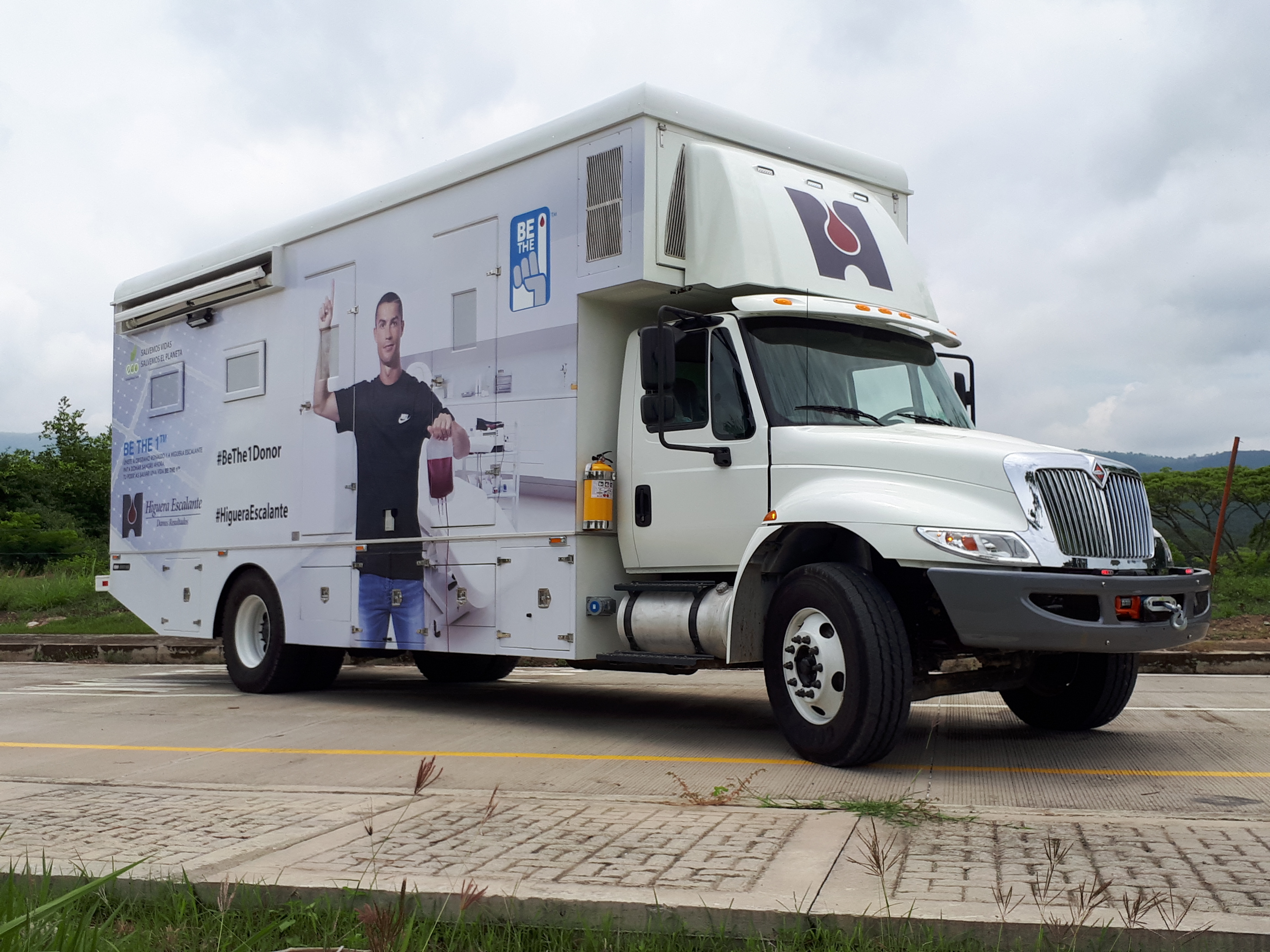 Laboratorio Higuera Escalante: DONOR MAX Mobile Hemocenter Unit